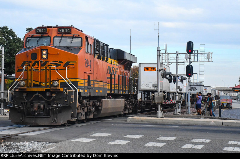 BNSF 7944